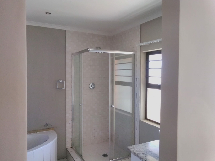 To Let 3 Bedroom Property for Rent in Hillside Free State